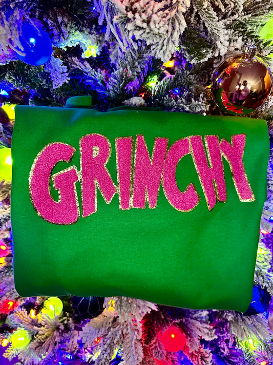 GRINCHY CHENILLE PATCH FLEECE CREW SWEATSHIRT